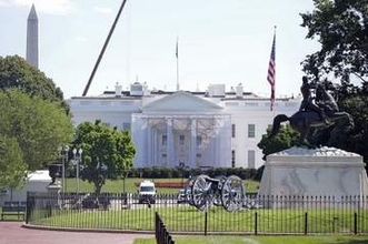 ホワイトハウス改修1470億円　米紙報道、大半は税金