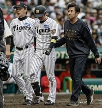 阪神・近本が死球で左手首骨折　長期離脱の可能性