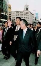 ＜あのころ＞銀ブラで「気分爽快じゃ」　31年前の11月26日