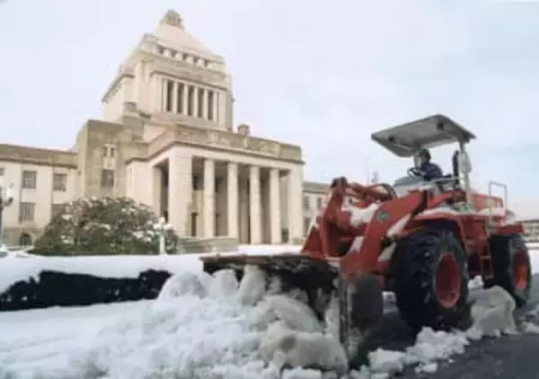 ＜あのころ＞国会議事堂にブルドーザー　28年前の1月9日
