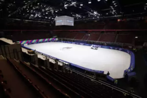 リュウ、グレンら調整　フィギュア公式練習始まる