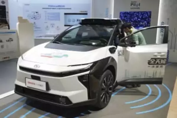 トヨタ、中国で「ロボタクシー」　量産開始、年内に大都市で千台