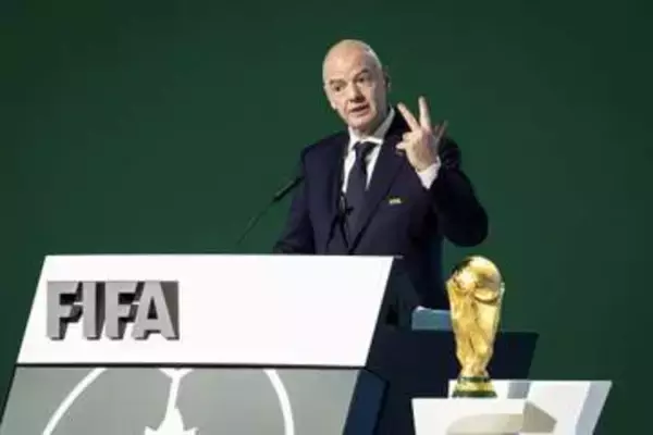 FIFA会長再選へ立候補　インファンティノ氏