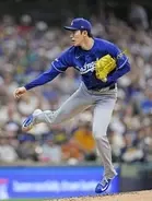 佐々木は5回3失点で3勝目　大谷適時打、村上は無安打