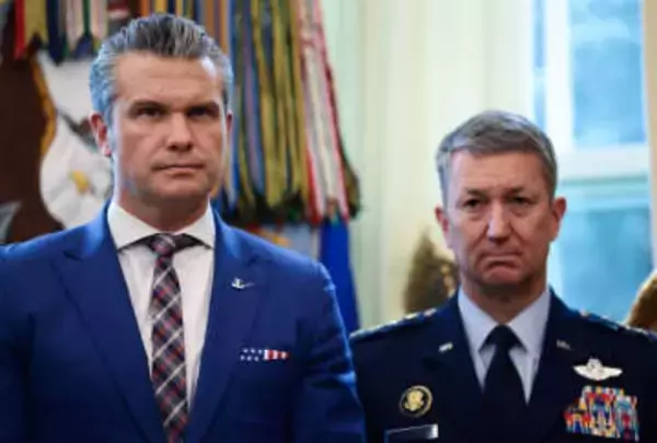 米軍、大規模な再編立案と報道　欧州中東より西半球に力点