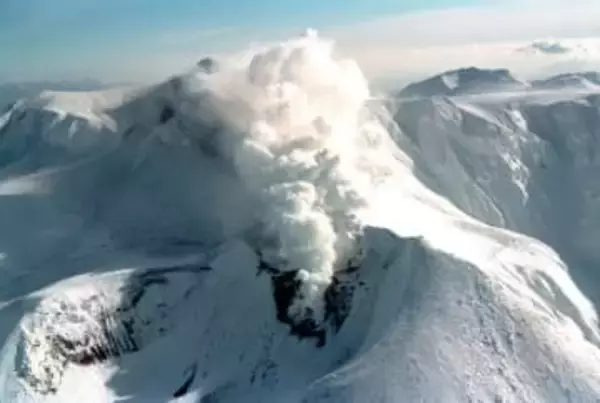 ＜あのころ＞十勝岳が26年ぶりに噴火　37年前の12月16日