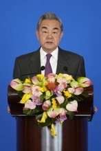 中国外相、高市氏を批判　「公然と主権に挑戦」