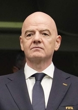 FIFA「委任受け職務を継続」　インファンティノ氏進退巡り声明