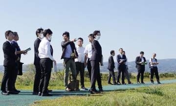 諫早干拓地を裁判官が視察　長崎漁業者の開門請求訴訟