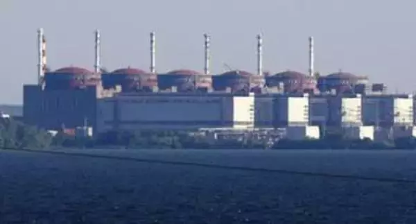 ザポリージャ原発建屋に攻撃か　ウクライナ軍無人機とロシア当局