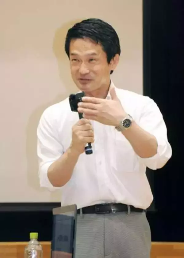 合流巡り新党など4案検討　中道代表、大同団結目指す