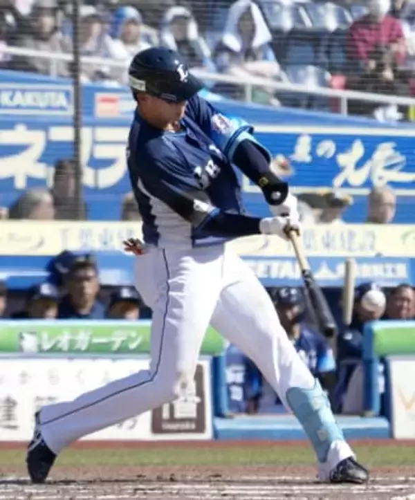 ロ4―5西（15日）　長谷川が4安打でアピール