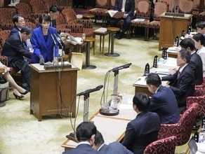 機雷除去、状況見て慎重に判断　首相「法にのっとり決定」