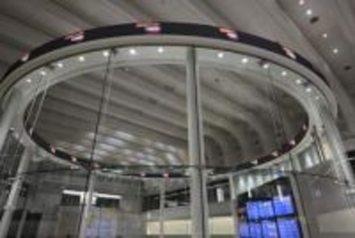 東証、午前終値6万0429円　方向感欠く展開、半導体株に売り