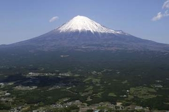 静岡県も富士山救助ヘリ有料化へ　費用は山梨と調整
