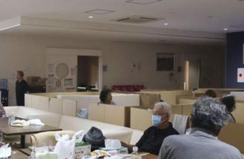 ベッド設置完了に発生後1週間超　熊本地震、5市町の避難所