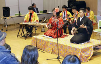 北京の大使館で和楽器の演奏会　沖縄伝統「三線」も披露
