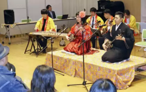 北京の大使館で和楽器の演奏会　沖縄伝統「三線」も披露
