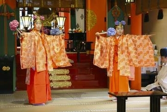 熊野那智大社で紫陽花祭　無病息災祈願、舞を披露