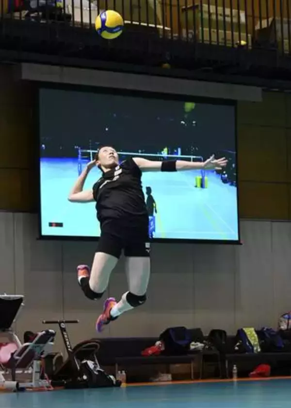 バレー石川、ロス五輪切符へ闘志　女子日本代表が合宿公開