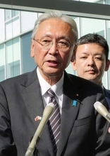中国からの制裁は「名誉」　首相が自民・古屋氏にメール