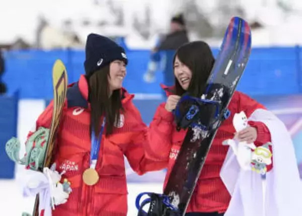 スノボ深田茉莉、頂点に笑顔　村瀬心椛、2冠逃し涙も