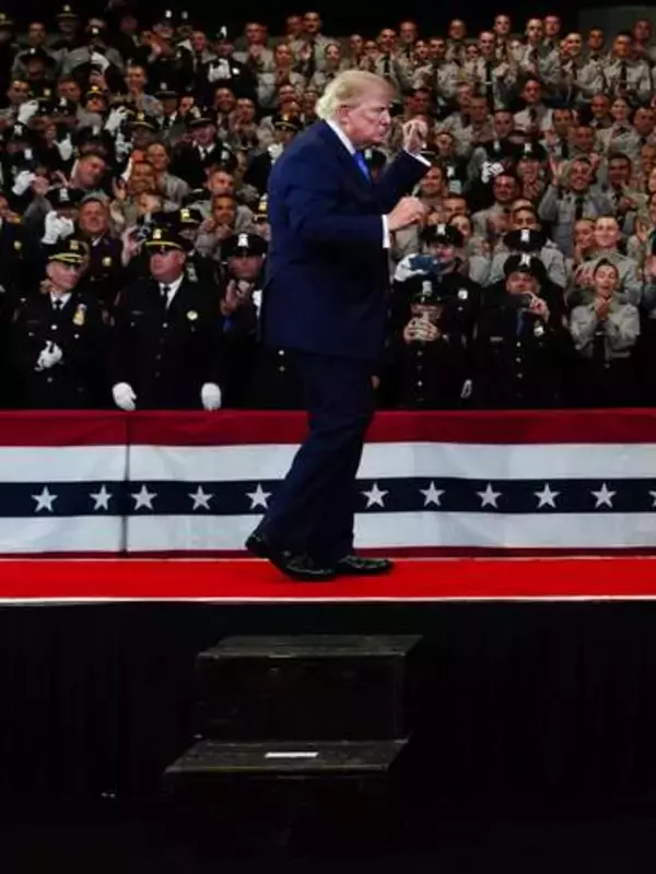 「私は決して謝らない」　トランプ氏、ガソリン高に