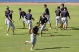 「準決勝へ4校が調整　全国高校野球選手権」の画像1