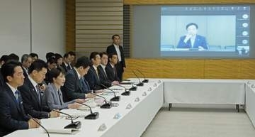 熊本復興へ支援推進と首相　政府、復旧本部初会合