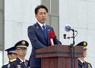 台風災害派遣部隊を慰労　防衛相「訓練の成果発揮」