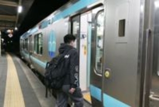 JR八戸線、一部運転再開　8日の地震影響、鮫―久慈間