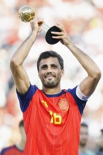 ロドリがバルセロナ移籍　W杯優勝スペイン代表主将