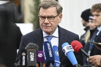 「フランスの国防費は不十分」　ドイツがNATO目標巡り批判