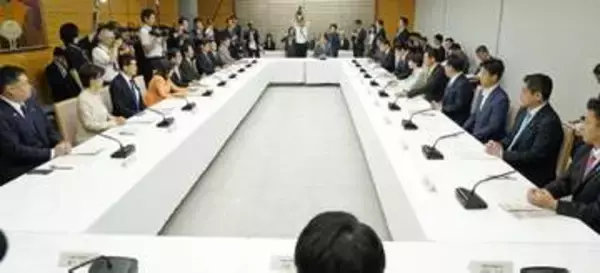 政府、子どもの安全守る対策強化　自殺防止も、首相「深刻な課題」