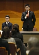 都構想、有権者「何回やんねん」　吉村氏決意、うつむく市長