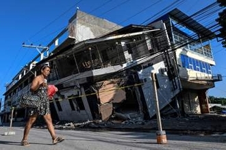 フィリピン南部地震、死者37人　M7.8、被害確認続く