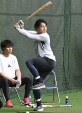ロッテ西川史礁、狙いは首位打者　中日・上林誠知らと練習、沖縄
