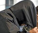 「奄美で確保の男移送、国内転々か　逮捕のスカウト集団トップ」の画像1