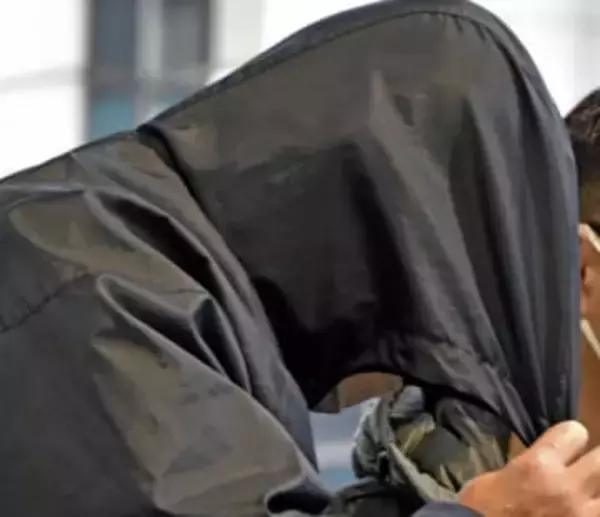 奄美で確保の男移送、国内転々か　逮捕のスカウト集団トップ