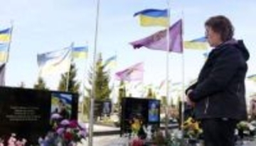 虐殺から4年、遺族ら祈り　市民500人超死亡のブチャ