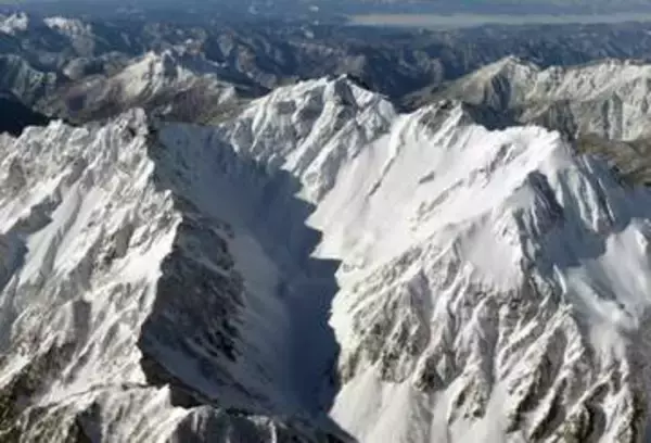 北アルプスで遭難相次ぐ　1人死亡、1人不明