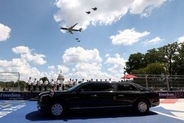 米首都でインディカー観戦　トランプ氏、車列で周回も
