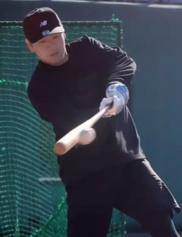 岸田「みんなで一つに」　巨人新主将、練習公開