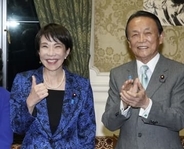 麻生氏、中道を「ぽこっと出た」　首相交代が争点と訴え