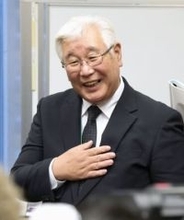 再審開始決定に「感無量」　父の名誉回復へまた一歩