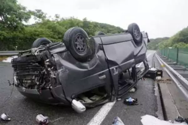 中国道で車が転覆、男性死亡　山口・下関、上り4時間通行止め