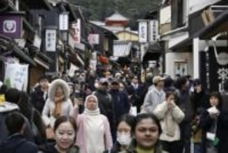 観光公害の対策地域、倍増へ　30年に100カ所、初の目標