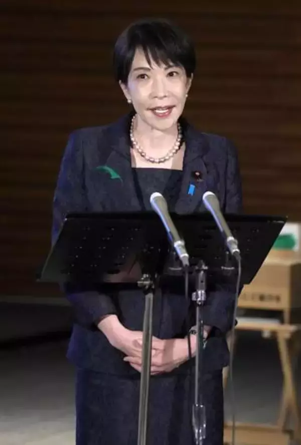 首相就任半年「経済強く」　野党、国会軽視と批判