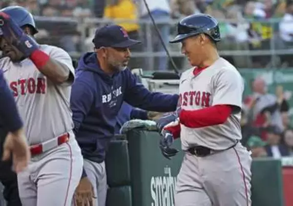コーラ監督とコーチを解任　地区最下位のレッドソックス