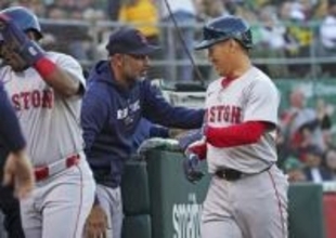 コーラ監督とコーチを解任　地区最下位のレッドソックス